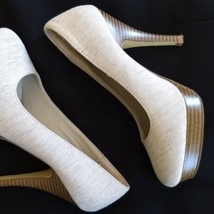 White/Wheat Michael Kors Pumps